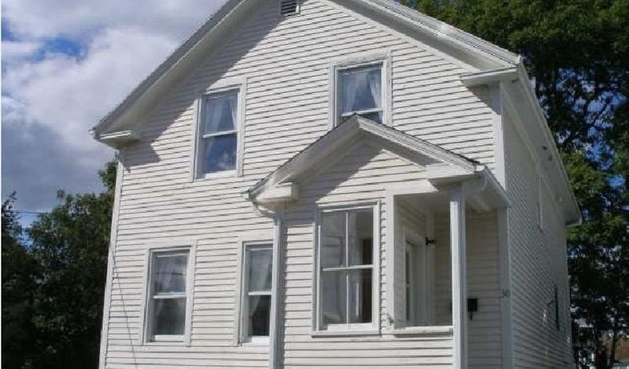 30 Simmons St, Newport, RI 02840 - 3 Beds, 2 Bath