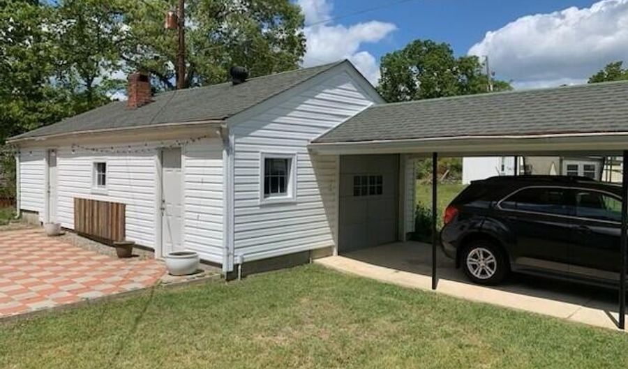 1303 Hagood Ave, Barnwell, SC 29812 - 3 Beds, 2 Bath