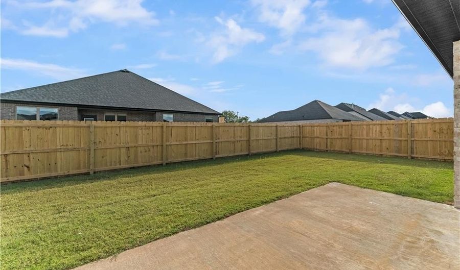 6903 High Meadow Blvd, Bentonville, AR 72713 - 3 Beds, 2 Bath