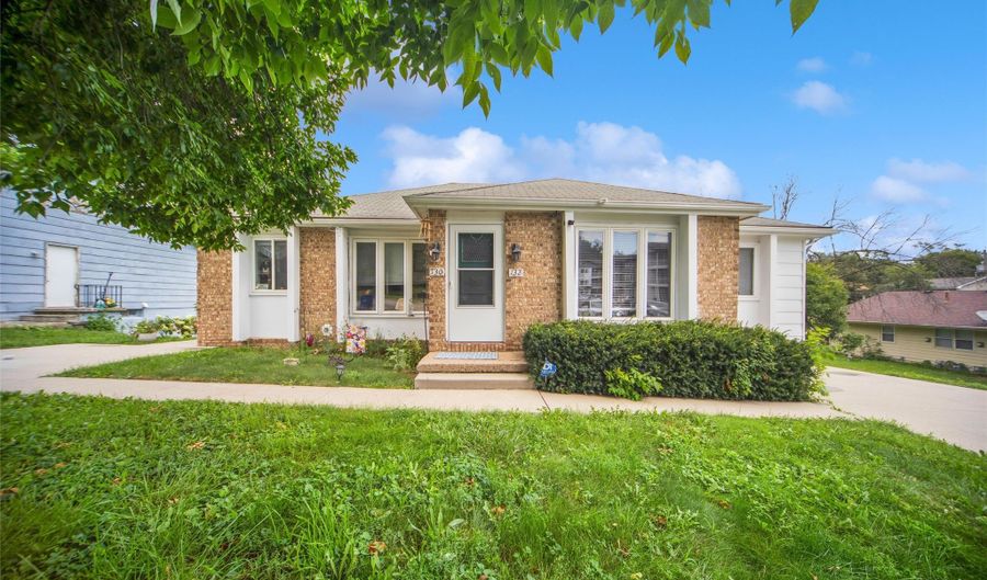 130 E Mckinley Ave, Des Moines, IA 50315 - 6 Beds, 3 Bath