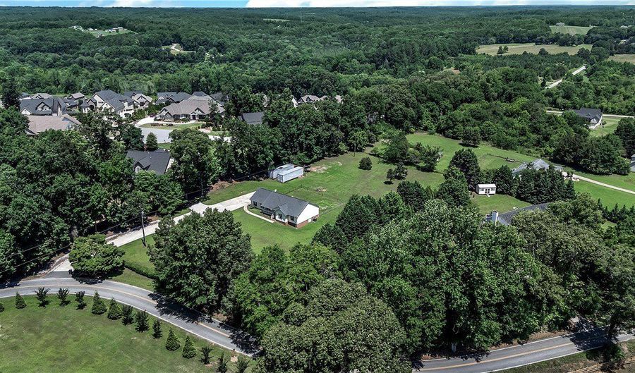 1950 Shackleburg Rd, Anderson, SC 29621 - 3 Beds, 2 Bath