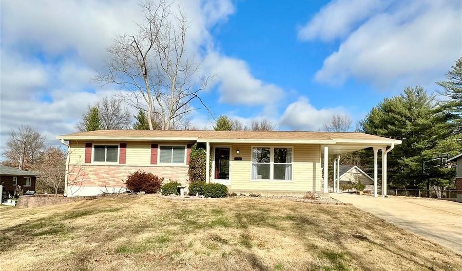 223 Windcliffe Dr, Ballwin, MO 63021 - 3 Beds, 2 Bath