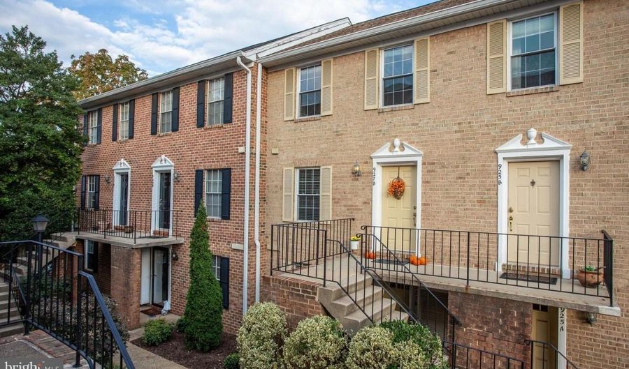 927 S ROLFE St 2, Arlington, VA 22204 - 2 Beds, 3 Bath