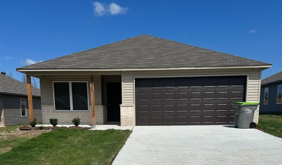 8088 Chesapeake Trl, Bauxite, AR 72011 - 4 Beds, 2 Bath