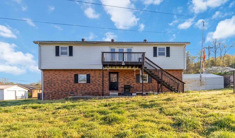 85 Walnut St, Barbourville, KY 40906 - 4 Beds, 2 Bath