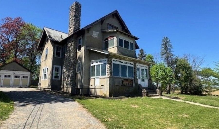 25 Prospect Ave, Andover, NJ 07821 - 3 Beds, 2 Bath