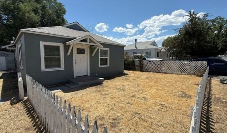 1305 W 8th St, Alturas, CA 96101 - 2 Beds, 1 Bath