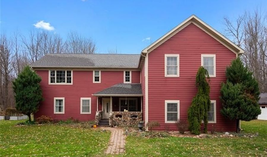 2222 Loree Rd, Applegate, MI 48401 - 6 Beds, 3 Bath