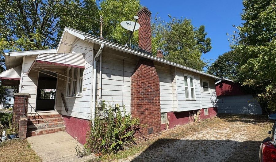 2161 East Ave, Akron, OH 44314 - 2 Beds, 1 Bath