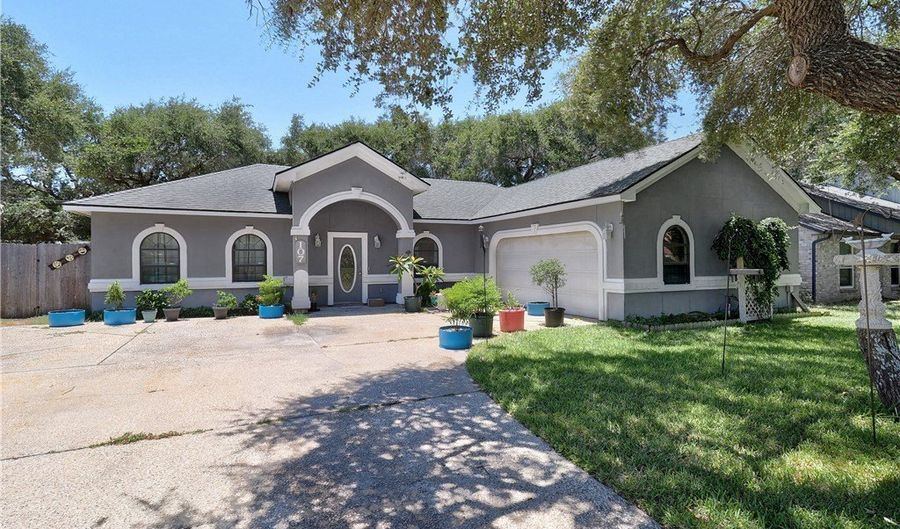 107 Pelican, Aransas Pass, TX 78336 - 3 Beds, 2 Bath