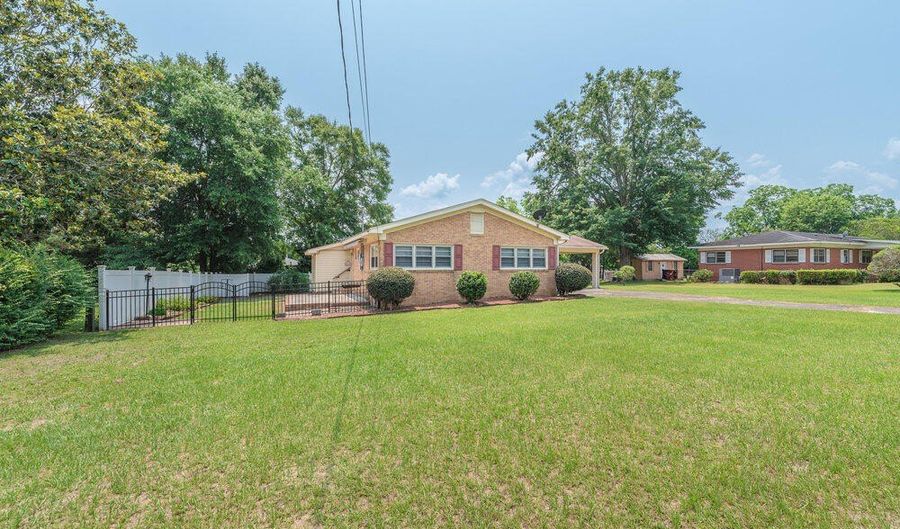 61 Bignon St, Barnwell, SC 29812 - 2 Beds, 2 Bath