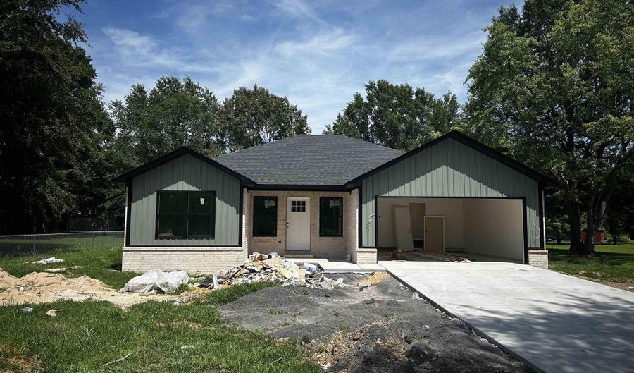 410 N Cedar St St, Beebe, AR 72012 - 3 Beds, 2 Bath