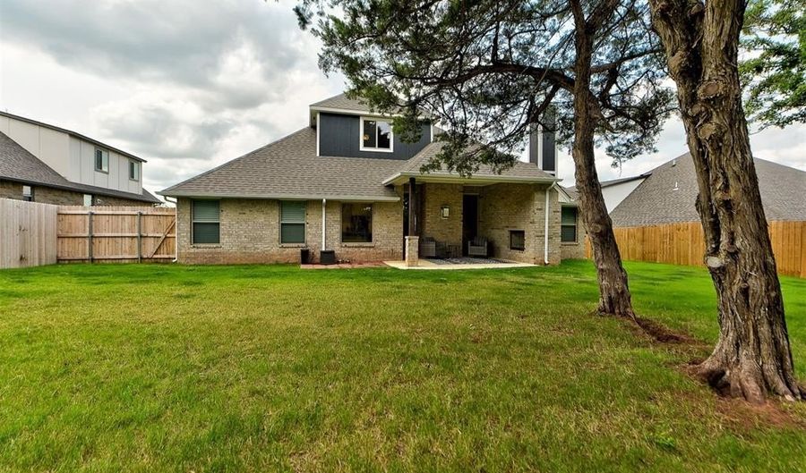 8809 Stark St, Arcadia, OK 73007 - 4 Beds, 3 Bath