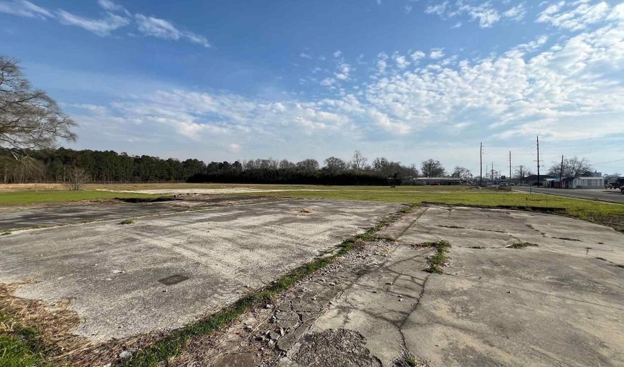 326 N Main St, Atmore, AL 36502 - 0 Beds, 0 Bath