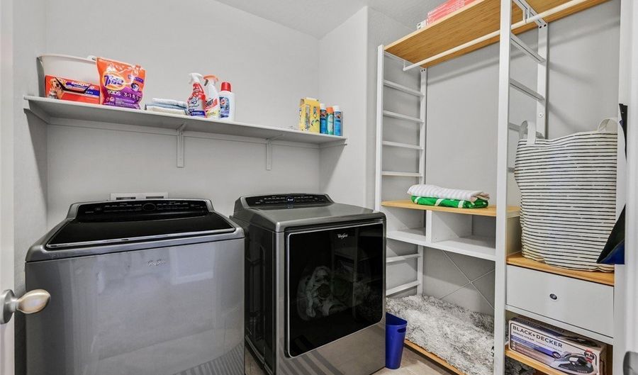 8655 Rori Springs St, Las Vegas, NV 89178 - 5 Beds, 3 Bath