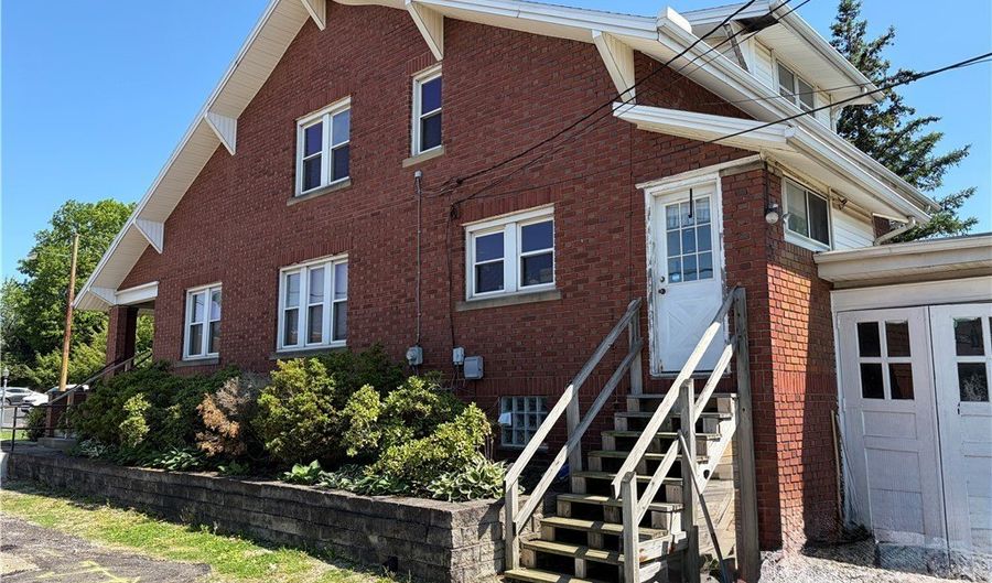 2031 Ridgewood Ave, Alliance, OH 44601 - 4 Beds, 4 Bath