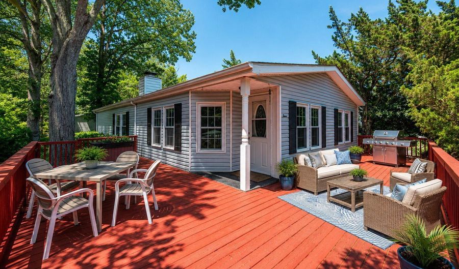 3 BAY VISTA Dr, Berlin, MD 21811 - 2 Beds, 2 Bath
