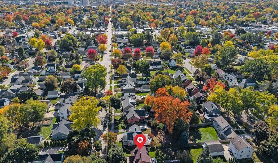 1613 N DIVISION St, Appleton, WI 54911 - 3 Beds, 2 Bath