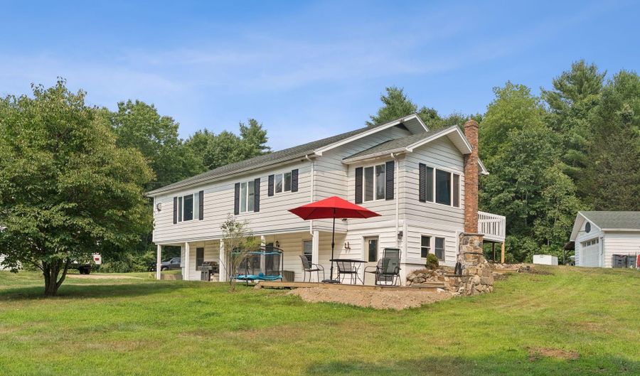 32 S V Ln, Augusta, ME 04330 - 5 Beds, 2 Bath