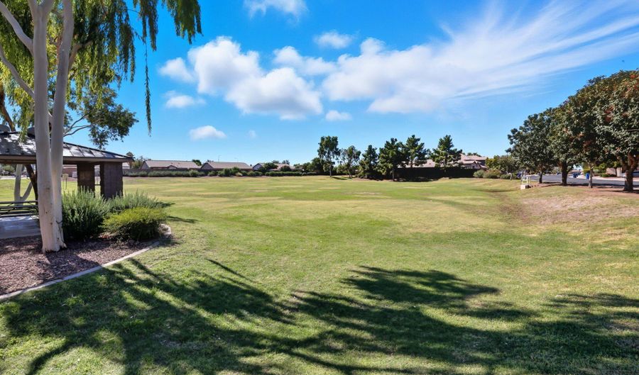 10602 W ROANOKE Ave, Avondale, AZ 85392 - 3 Beds, 2 Bath