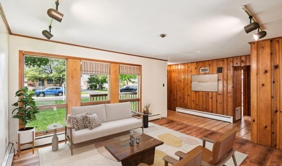 11647 S Tripp Ave, Alsip, IL 60803 - 4 Beds, 3 Bath