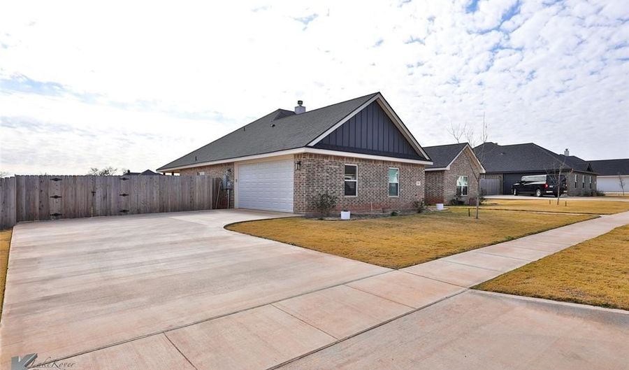 243 Beechcraft Rd, Abilene, TX 79602 - 4 Beds, 2 Bath