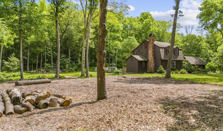 695 Brewster St, Coventry, CT 06238 - 3 Beds, 3 Bath