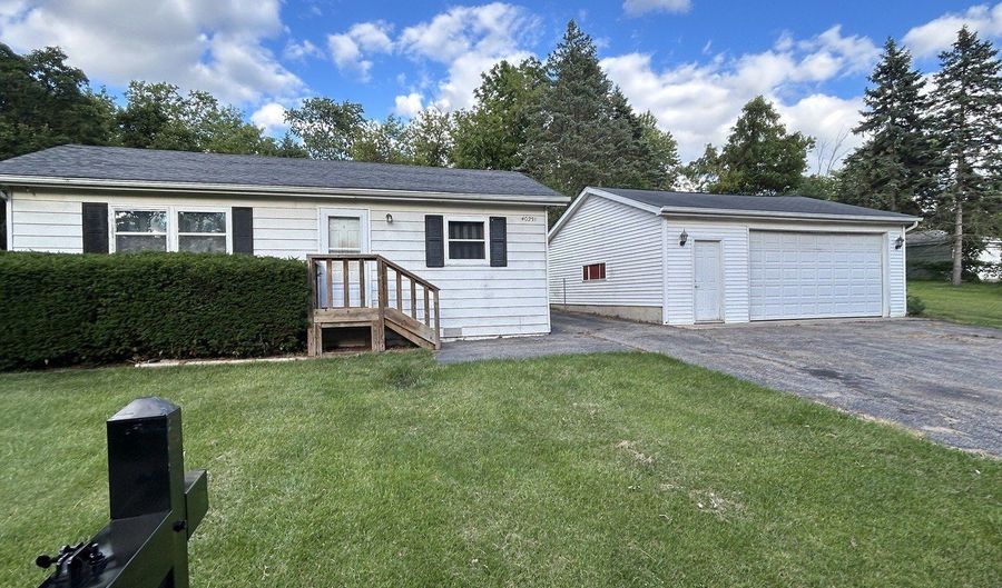40231 N Dell Dr, Antioch, IL 60002 - 1 Beds, 1 Bath