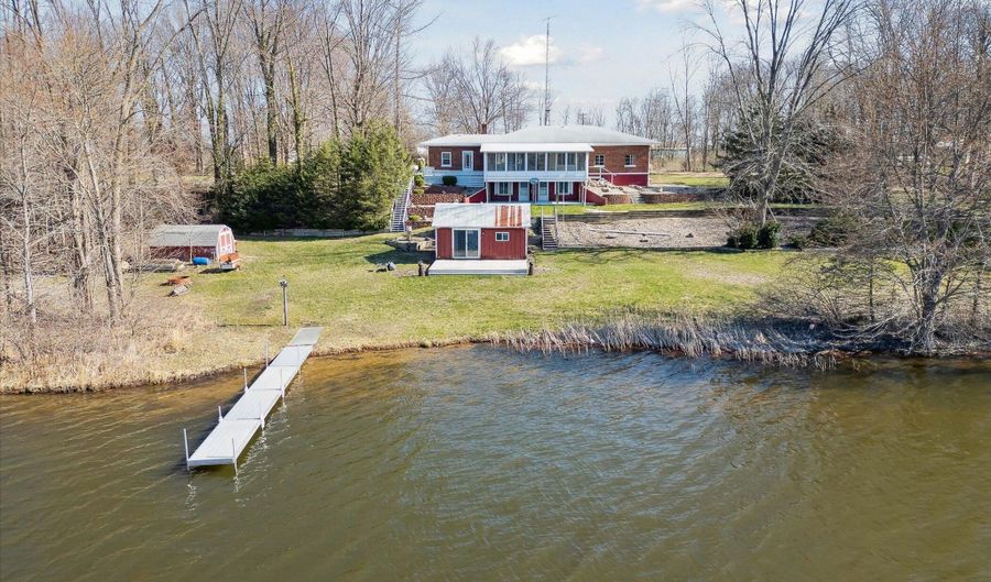 140 32nd St, Allegan, MI 49010 - 3 Beds, 3 Bath