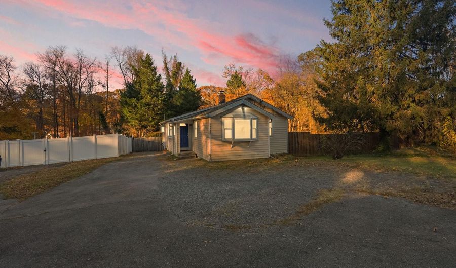 13322 11TH St, Bowie, MD 20715 - 4 Beds, 2 Bath