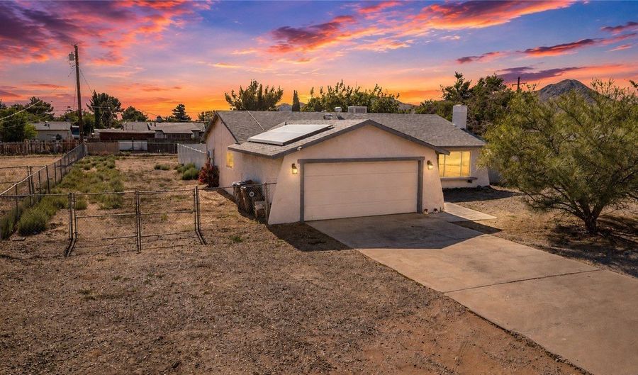 15456 Dale Evans Pkwy, Apple Valley, CA 92307 - 3 Beds, 2 Bath