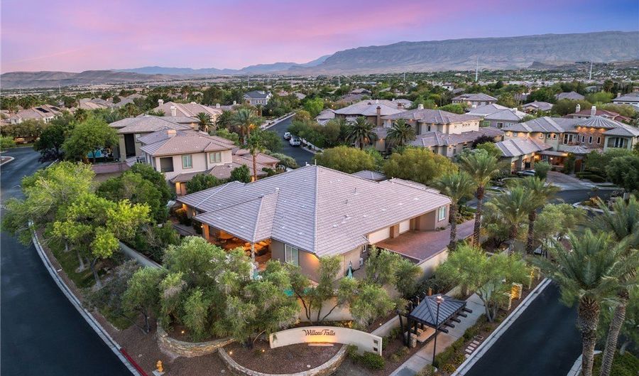 2960 American River Ln, Las Vegas, NV 89135 - 5 Beds, 5 Bath