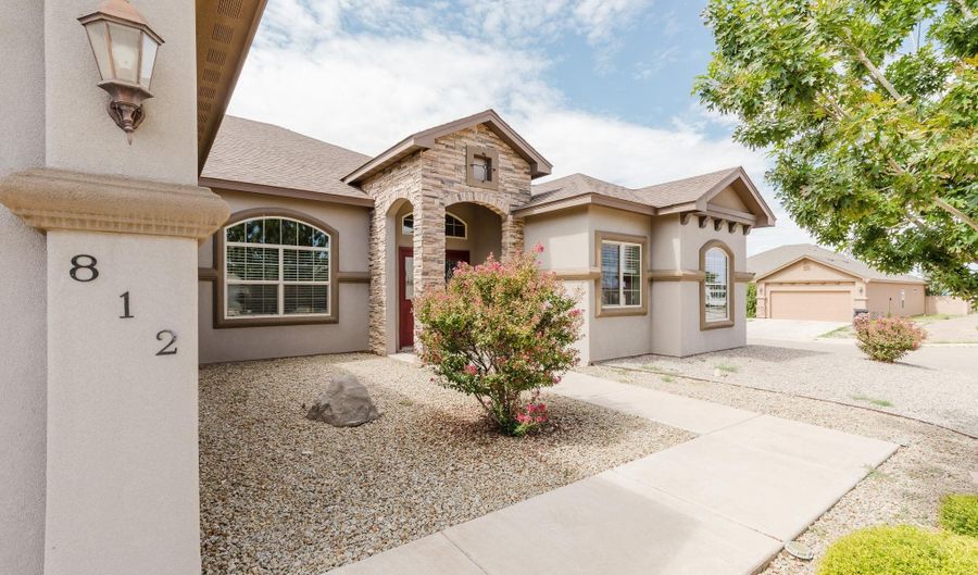 812 Shiprock, Alamogordo, NM 88310 - 4 Beds, 3 Bath