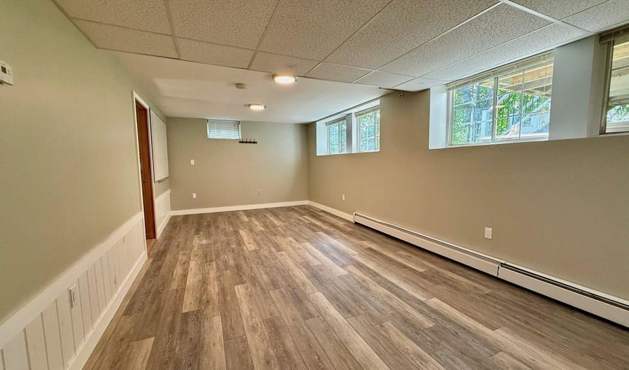 5 Greenfield Ave, Bangor, ME 04401 - 3 Beds, 3 Bath