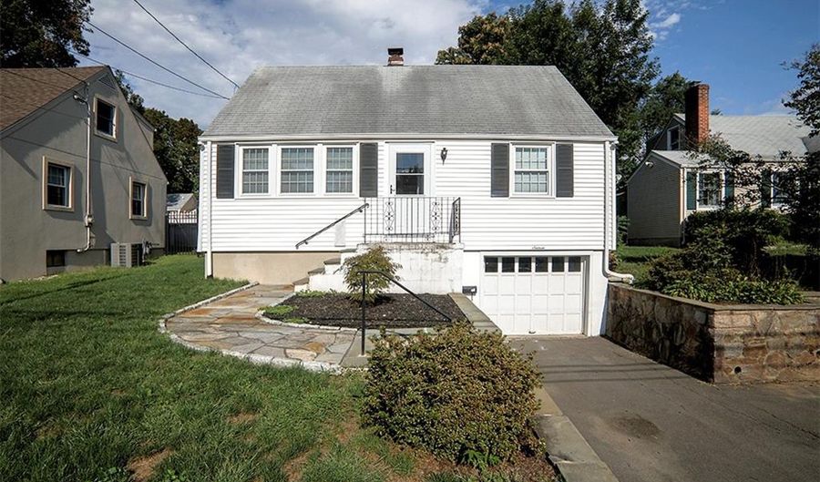 16 Silk St, Norwalk, CT 06850 - 3 Beds, 3 Bath