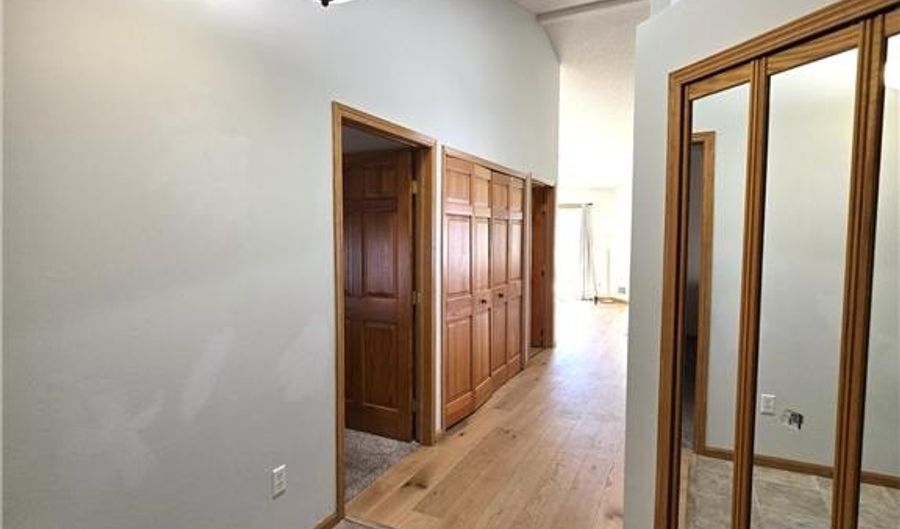 14530 Eureka Ct, Apple Valley, MN 55124 - 2 Beds, 2 Bath