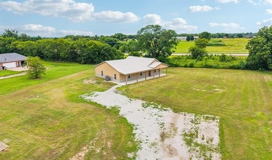 1102 W Main St, Beggs, OK 74421 - 3 Beds, 2 Bath