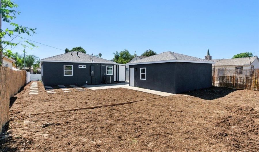 14424 S Harris Ave, Compton, CA 90221 - 2 Beds, 2 Bath