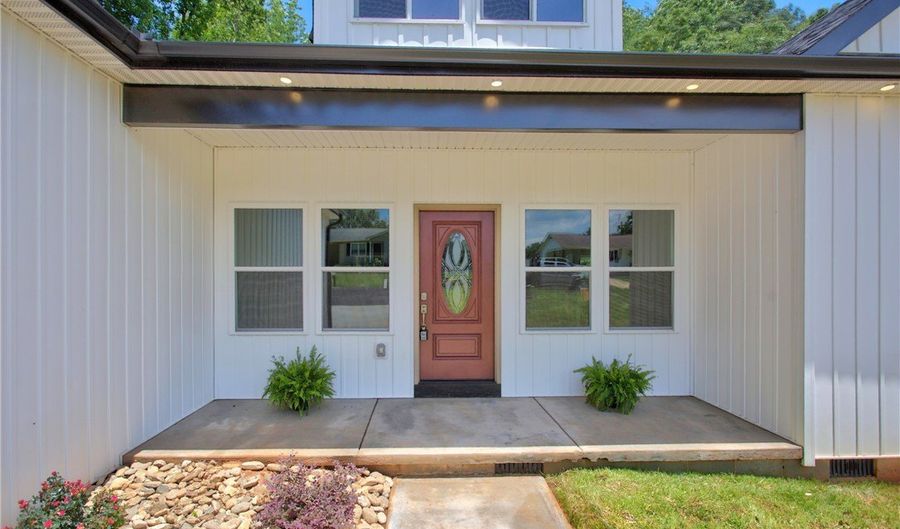 223 Maple Dr, Anderson, SC 29621 - 3 Beds, 2 Bath