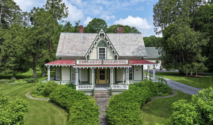 382 Hewitt Rd, Bristol, VT 05443 - 4 Beds, 5 Bath