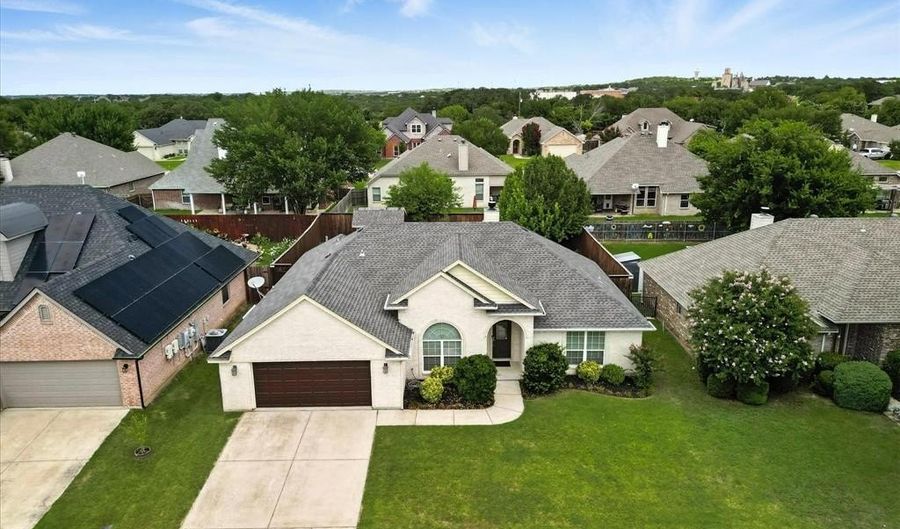 213 Wayne Dr, Aledo, TX 76008 - 3 Beds, 2 Bath