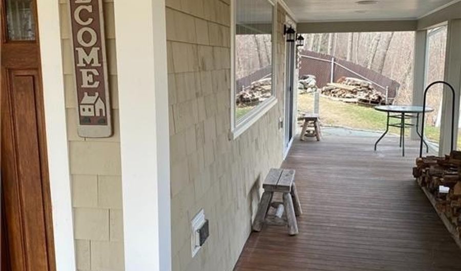 32 Wilbur Rd, Lincoln, RI 02865 - 2 Beds, 2 Bath