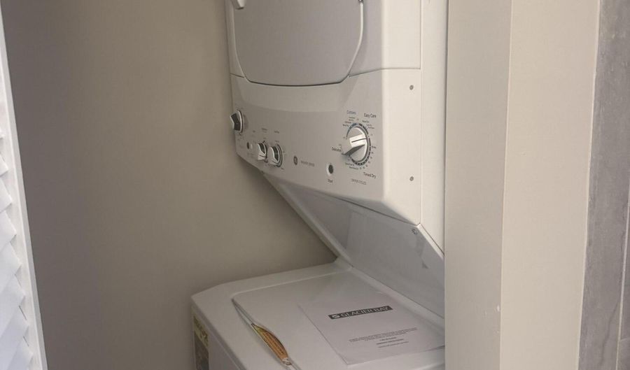 96 East Ave 65, Atlantic Highlands, NJ 07716 - 1 Beds, 1 Bath