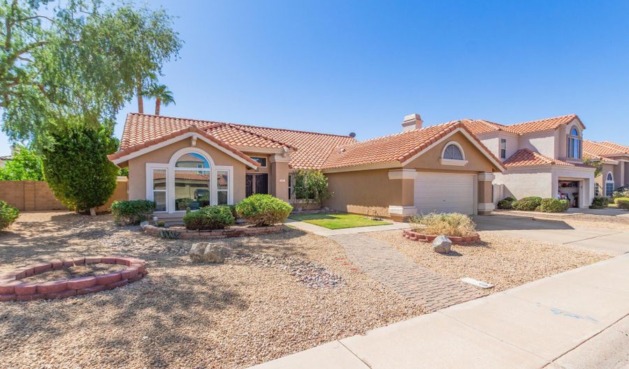 1551 W IRONWOOD Dr, Chandler, AZ 85224 - 4 Beds, 2 Bath