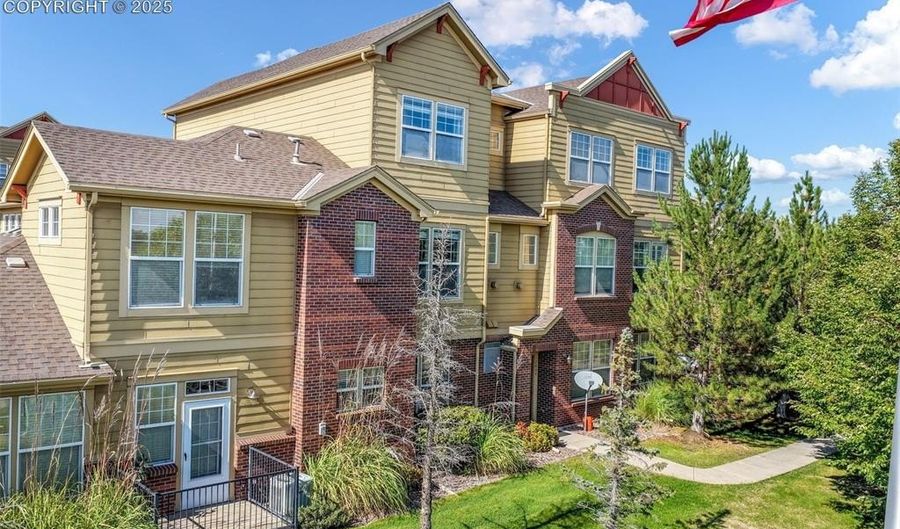 12805 King St, Broomfield, CO 80020 - 2 Beds, 3 Bath