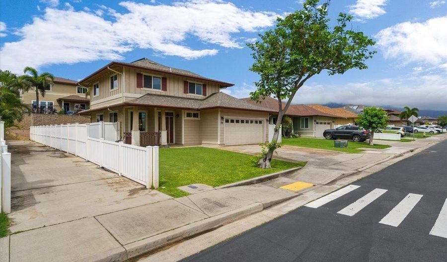 60 Anamuli St, Kahului, HI 96732 - 4 Beds, 3 Bath