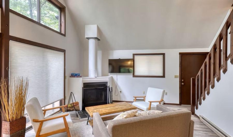 5 YVONNE Way, Basye, VA 22810 - 3 Beds, 2 Bath