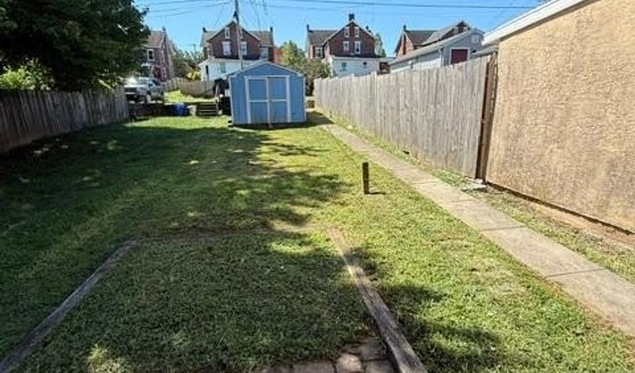 412 W 1ST St, Birdsboro, PA 19508 - 3 Beds, 1 Bath