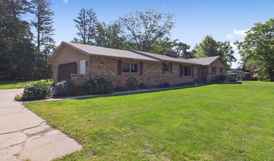 4403 W Riverview Dr, Alma, MI 48801 - 3 Beds, 3 Bath