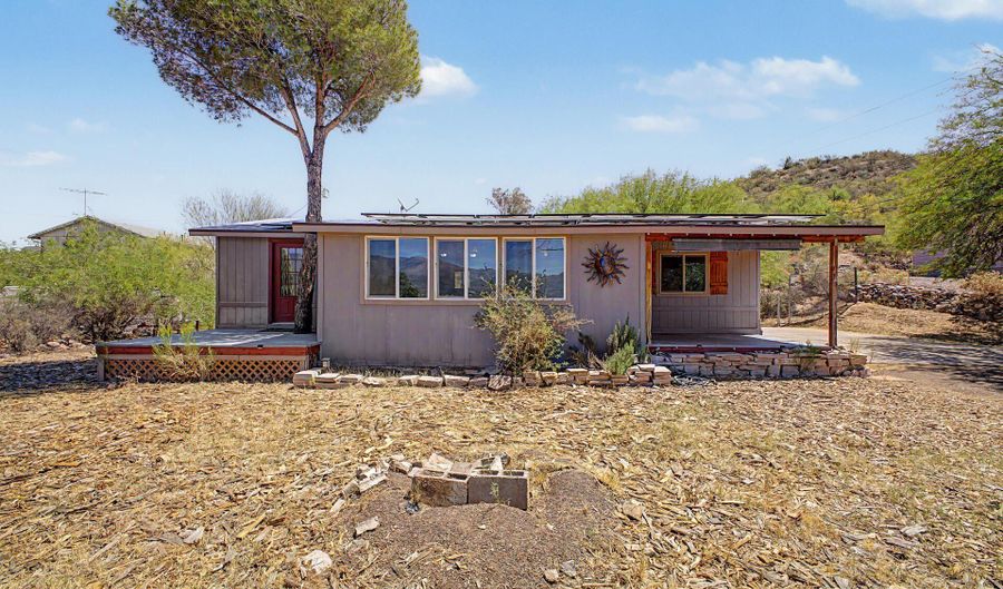 33541 S MOUNTAIN VIEW Rd, Black Canyon City, AZ 85324 - 2 Beds, 2 Bath